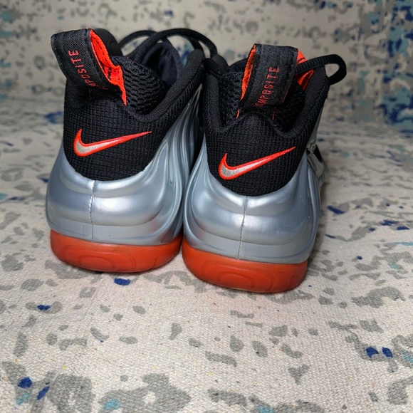 Crimson foamposite pro size 10 - Picture 5 of 7